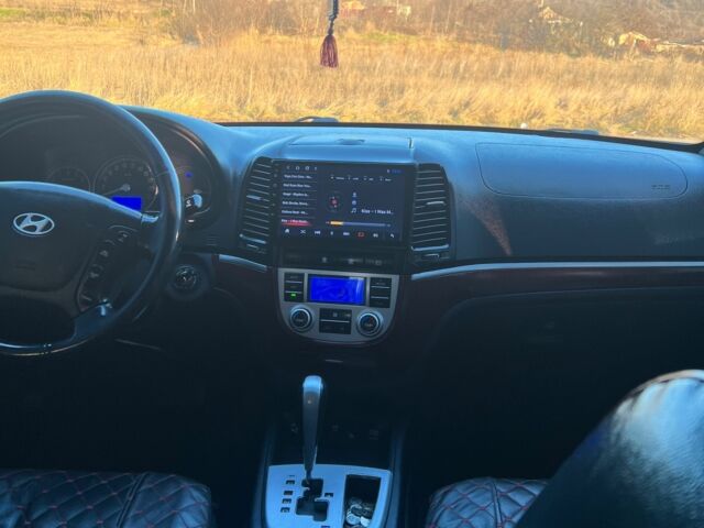 Серый Хендай Санта Фе, объемом двигателя 2.7 л и пробегом 210 тыс. км за 7800 $, фото 13 на Automoto.ua