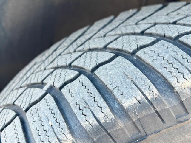 Серый Хендай Санта Фе, объемом двигателя 2.7 л и пробегом 210 тыс. км за 7800 $, фото 7 на Automoto.ua