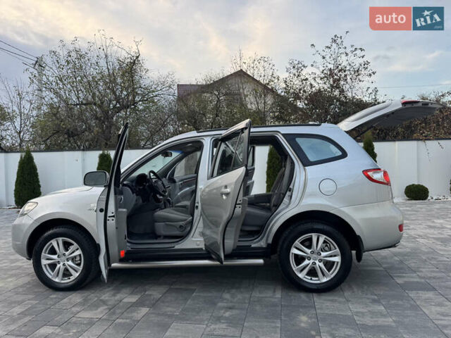 Сірий Хендай Санта Фе, об'ємом двигуна 2.7 л та пробігом 167 тис. км за 7850 $, фото 17 на Automoto.ua