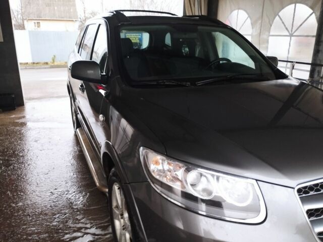 Серый Хендай Санта Фе, объемом двигателя 0 л и пробегом 294 тыс. км за 5700 $, фото 1 на Automoto.ua