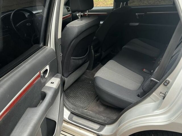 Сірий Хендай Санта Фе, об'ємом двигуна 2.2 л та пробігом 290 тис. км за 3900 $, фото 7 на Automoto.ua