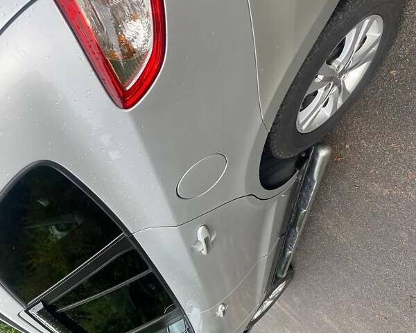 Серый Хендай Санта Фе, объемом двигателя 2.2 л и пробегом 182 тыс. км за 9450 $, фото 17 на Automoto.ua