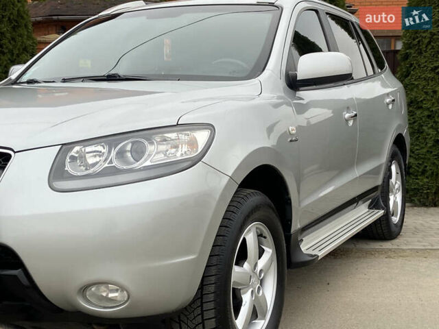 Сірий Хендай Санта Фе, об'ємом двигуна 2.19 л та пробігом 189 тис. км за 7950 $, фото 3 на Automoto.ua