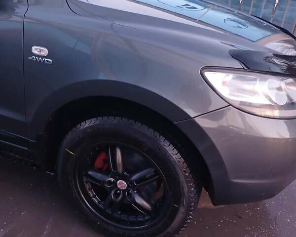 Серый Хендай Санта Фе, объемом двигателя 2.19 л и пробегом 240 тыс. км за 8400 $, фото 2 на Automoto.ua