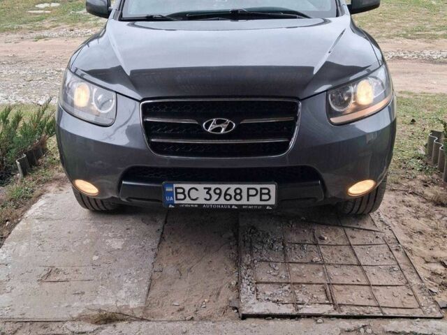 Серый Хендай Санта Фе, объемом двигателя 2.2 л и пробегом 296 тыс. км за 9700 $, фото 1 на Automoto.ua