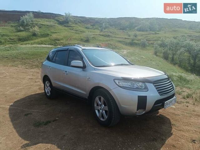 Серый Хендай Санта Фе, объемом двигателя 2.19 л и пробегом 194 тыс. км за 8500 $, фото 10 на Automoto.ua