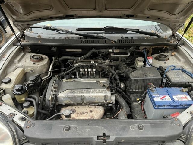 Серый Хендай Санта Фе, объемом двигателя 2.4 л и пробегом 200 тыс. км за 2500 $, фото 4 на Automoto.ua