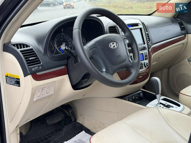 Серый Хендай Санта Фе, объемом двигателя 2.2 л и пробегом 232 тыс. км за 10555 $, фото 41 на Automoto.ua