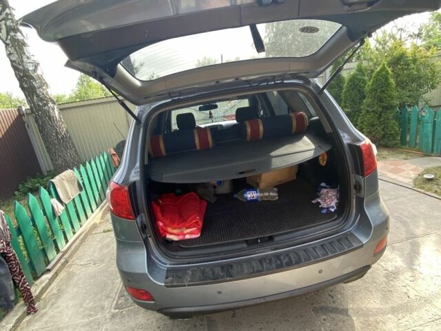 Сірий Хендай Санта Фе, об'ємом двигуна 2.2 л та пробігом 270 тис. км за 8500 $, фото 3 на Automoto.ua