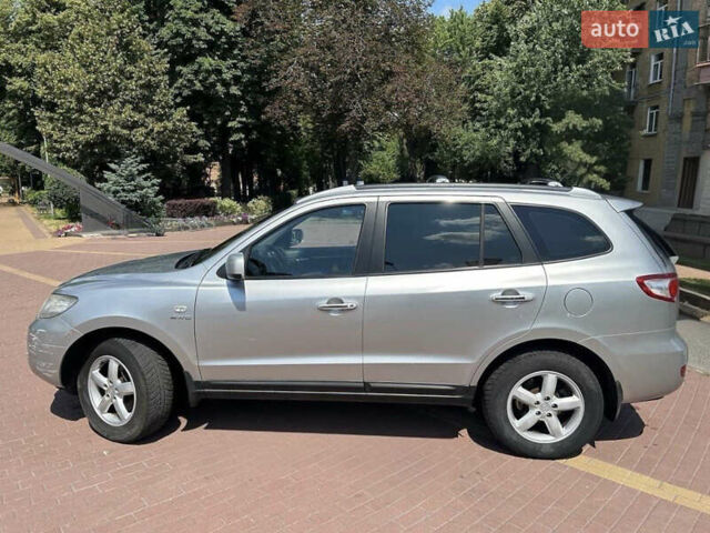 Сірий Хендай Санта Фе, об'ємом двигуна 2.19 л та пробігом 346 тис. км за 6900 $, фото 2 на Automoto.ua