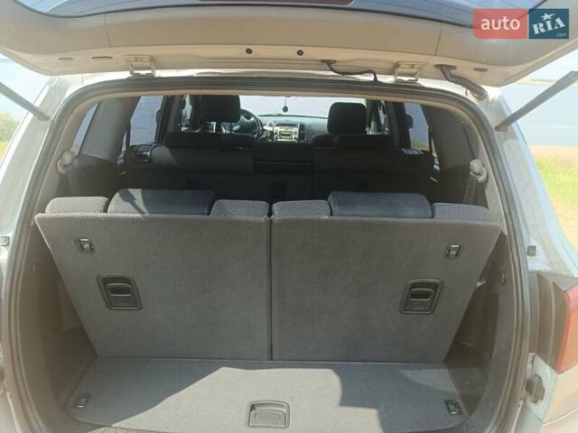 Серый Хендай Санта Фе, объемом двигателя 2.19 л и пробегом 194 тыс. км за 8500 $, фото 4 на Automoto.ua