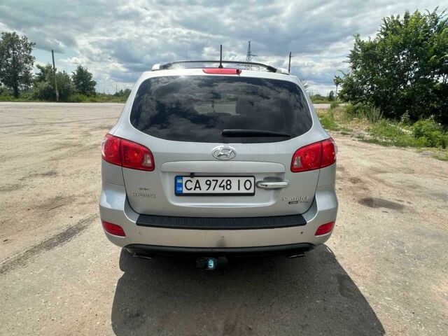 Серый Хендай Санта Фе, объемом двигателя 2.2 л и пробегом 320 тыс. км за 8200 $, фото 6 на Automoto.ua