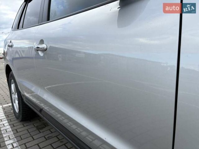 Серый Хендай Санта Фе, объемом двигателя 2.19 л и пробегом 276 тыс. км за 8550 $, фото 30 на Automoto.ua