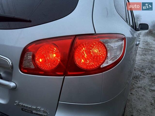 Сірий Хендай Санта Фе, об'ємом двигуна 2.2 л та пробігом 225 тис. км за 8850 $, фото 18 на Automoto.ua