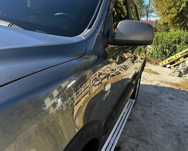 Серый Хендай Санта Фе, объемом двигателя 2.19 л и пробегом 325 тыс. км за 8250 $, фото 5 на Automoto.ua