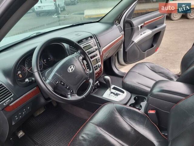 Сірий Хендай Санта Фе, об'ємом двигуна 2.2 л та пробігом 283 тис. км за 9300 $, фото 53 на Automoto.ua