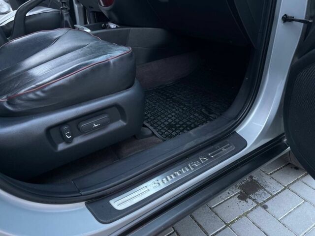 Серый Хендай Санта Фе, объемом двигателя 2.2 л и пробегом 337 тыс. км за 9300 $, фото 22 на Automoto.ua