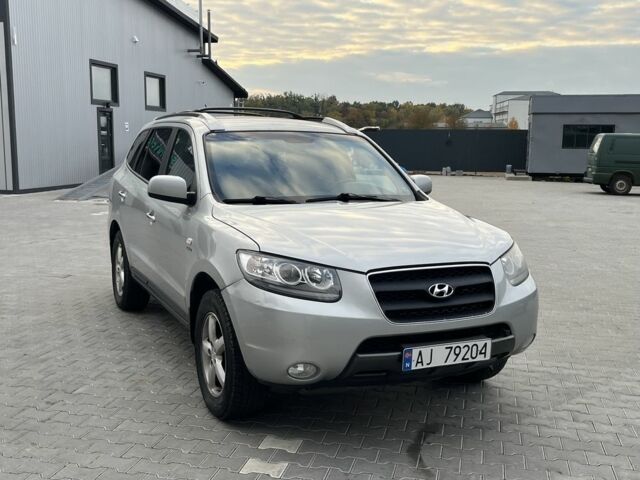 Серый Хендай Санта Фе, объемом двигателя 2.2 л и пробегом 270 тыс. км за 4800 $, фото 4 на Automoto.ua