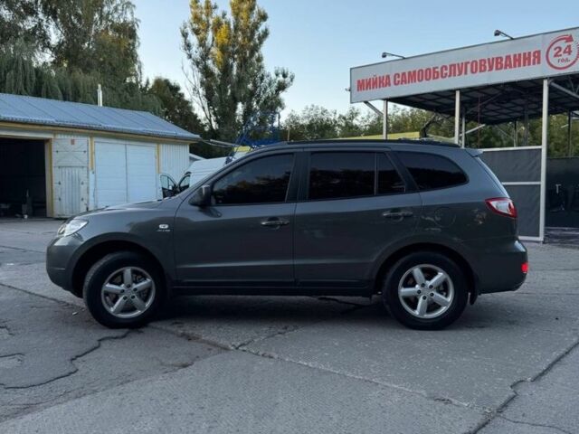 Серый Хендай Санта Фе, объемом двигателя 2.2 л и пробегом 320 тыс. км за 9800 $, фото 6 на Automoto.ua