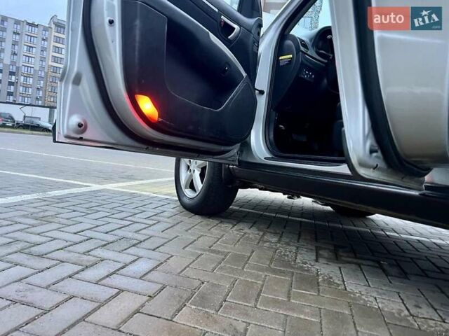 Сірий Хендай Санта Фе, об'ємом двигуна 2.19 л та пробігом 290 тис. км за 8600 $, фото 21 на Automoto.ua