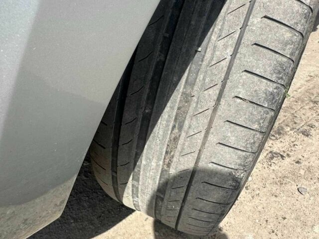 Серый Хендай Санта Фе, объемом двигателя 2.2 л и пробегом 320 тыс. км за 8200 $, фото 1 на Automoto.ua