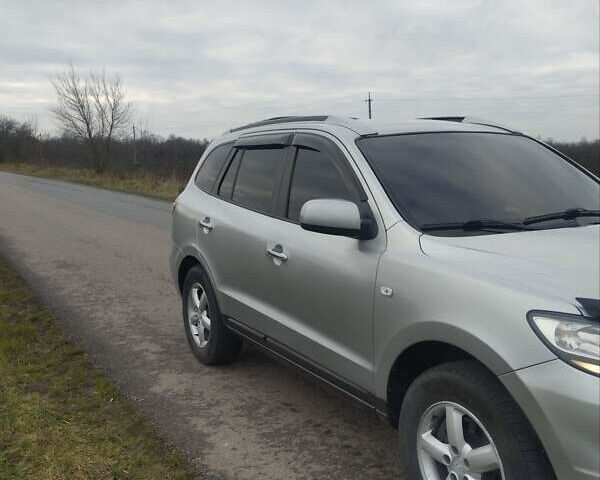 Серый Хендай Санта Фе, объемом двигателя 2.2 л и пробегом 297 тыс. км за 9299 $, фото 24 на Automoto.ua
