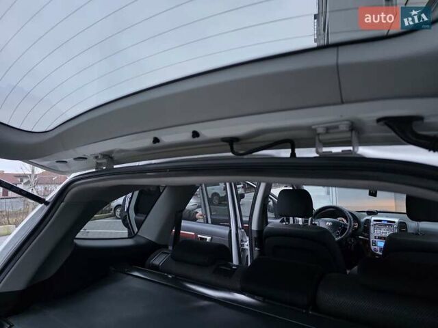 Серый Хендай Санта Фе, объемом двигателя 2.2 л и пробегом 251 тыс. км за 9333 $, фото 55 на Automoto.ua