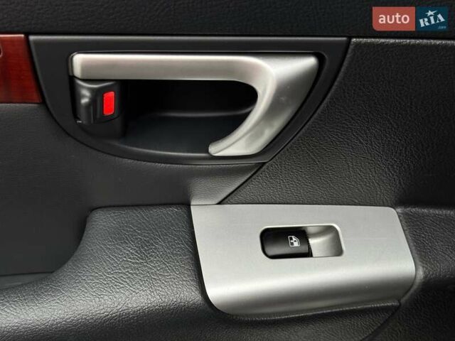 Сірий Хендай Санта Фе, об'ємом двигуна 2.19 л та пробігом 284 тис. км за 8400 $, фото 50 на Automoto.ua