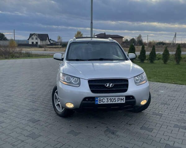 Серый Хендай Санта Фе, объемом двигателя 2.19 л и пробегом 217 тыс. км за 9300 $, фото 14 на Automoto.ua