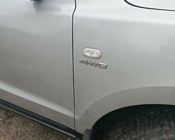 Сірий Хендай Санта Фе, об'ємом двигуна 2.2 л та пробігом 208 тис. км за 8650 $, фото 6 на Automoto.ua