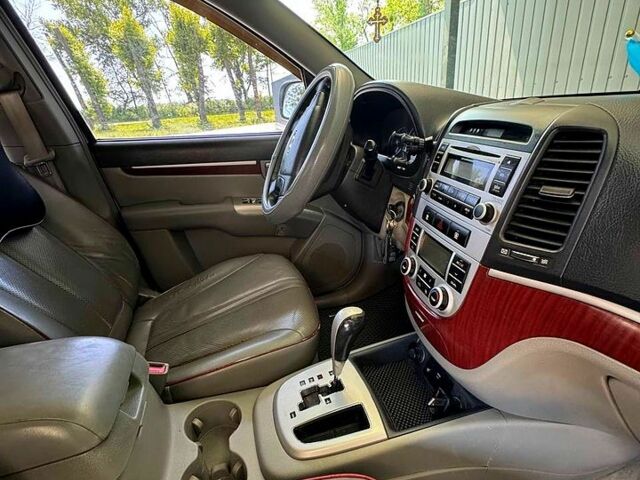 Серый Хендай Санта Фе, объемом двигателя 2.2 л и пробегом 342 тыс. км за 9000 $, фото 1 на Automoto.ua