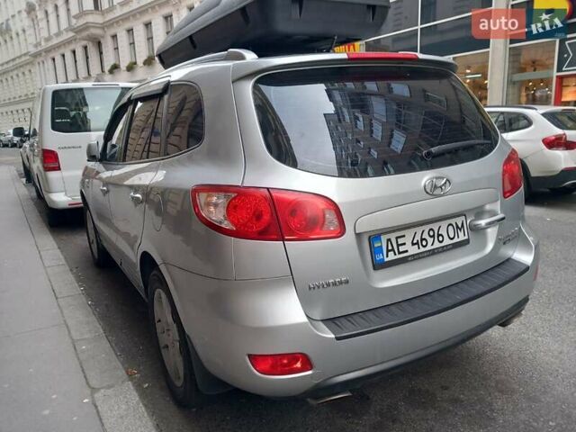 Сірий Хендай Санта Фе, об'ємом двигуна 2.7 л та пробігом 220 тис. км за 8300 $, фото 3 на Automoto.ua