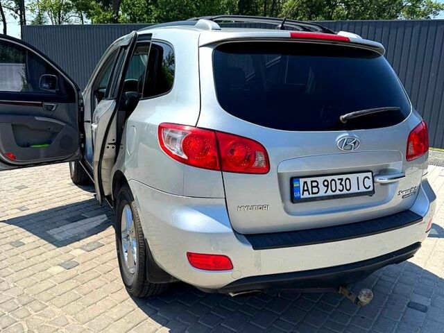 Серый Хендай Санта Фе, объемом двигателя 2.2 л и пробегом 342 тыс. км за 9000 $, фото 10 на Automoto.ua