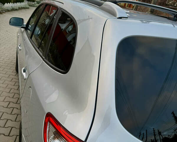 Серый Хендай Санта Фе, объемом двигателя 2.2 л и пробегом 297 тыс. км за 10300 $, фото 25 на Automoto.ua