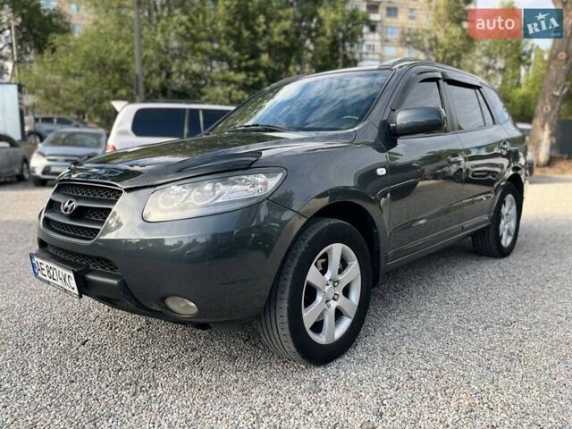 Серый Хендай Санта Фе, объемом двигателя 2.2 л и пробегом 313 тыс. км за 9700 $, фото 1 на Automoto.ua