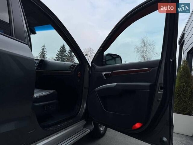 Сірий Хендай Санта Фе, об'ємом двигуна 2.19 л та пробігом 284 тис. км за 8400 $, фото 65 на Automoto.ua