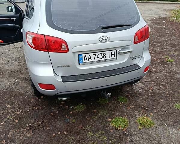 Сірий Хендай Санта Фе, об'ємом двигуна 2.66 л та пробігом 415 тис. км за 8400 $, фото 2 на Automoto.ua