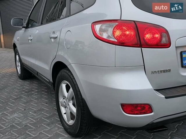 Серый Хендай Санта Фе, объемом двигателя 2.2 л и пробегом 251 тыс. км за 9333 $, фото 17 на Automoto.ua