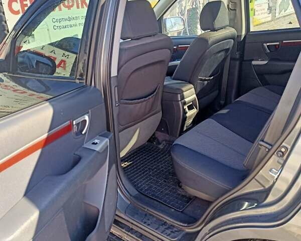 Сірий Хендай Санта Фе, об'ємом двигуна 2.7 л та пробігом 248 тис. км за 8500 $, фото 28 на Automoto.ua