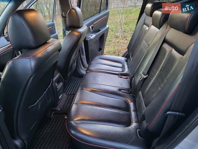 Серый Хендай Санта Фе, объемом двигателя 2.19 л и пробегом 302 тыс. км за 9990 $, фото 109 на Automoto.ua