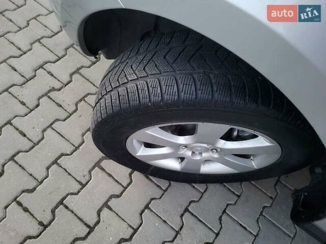 Серый Хендай Санта Фе, объемом двигателя 2.19 л и пробегом 302 тыс. км за 9990 $, фото 15 на Automoto.ua