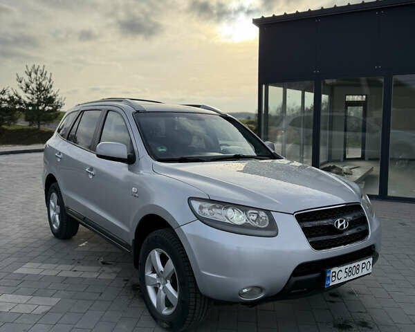 Сірий Хендай Санта Фе, об'ємом двигуна 2.2 л та пробігом 282 тис. км за 9777 $, фото 1 на Automoto.ua