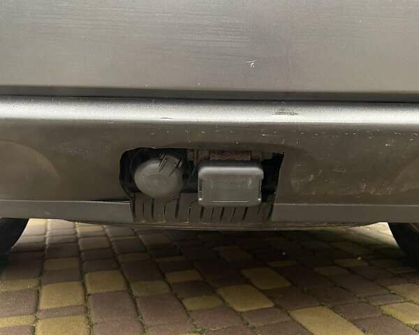 Серый Хендай Санта Фе, объемом двигателя 2.2 л и пробегом 268 тыс. км за 9000 $, фото 18 на Automoto.ua