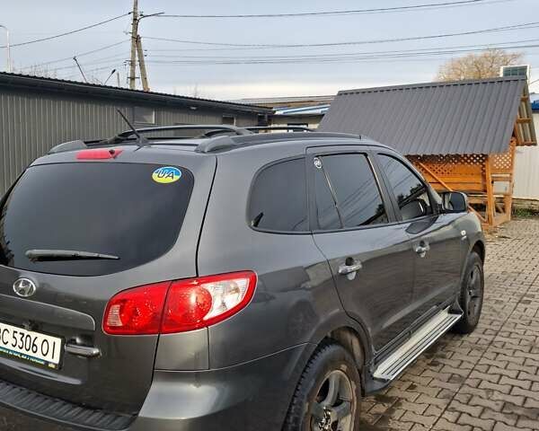 Серый Хендай Санта Фе, объемом двигателя 2.2 л и пробегом 244 тыс. км за 8600 $, фото 16 на Automoto.ua