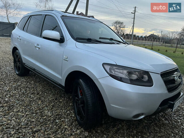 Серый Хендай Санта Фе, объемом двигателя 2.2 л и пробегом 205 тыс. км за 10300 $, фото 15 на Automoto.ua