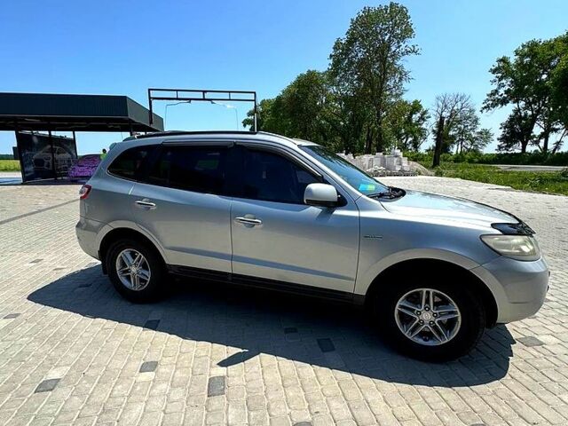 Серый Хендай Санта Фе, объемом двигателя 2.2 л и пробегом 342 тыс. км за 9000 $, фото 13 на Automoto.ua