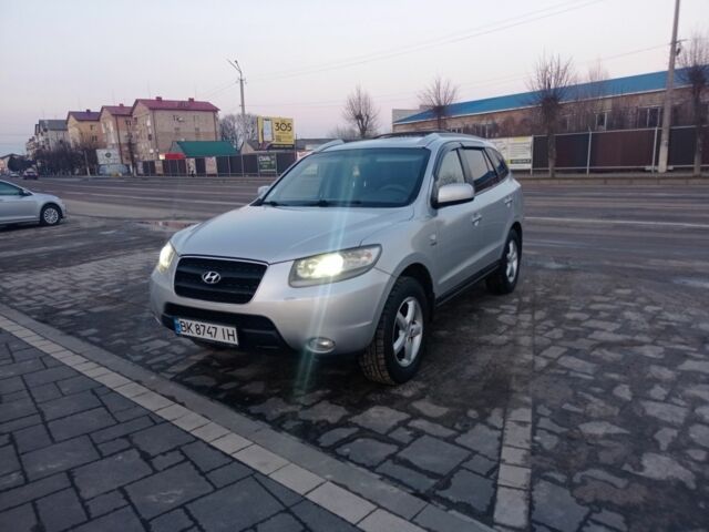 Серый Хендай Санта Фе, объемом двигателя 2.2 л и пробегом 309 тыс. км за 11000 $, фото 7 на Automoto.ua