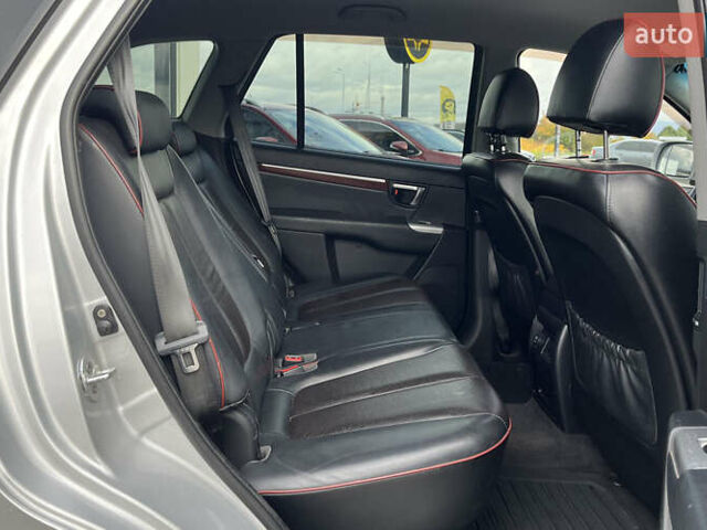 Серый Хендай Санта Фе, объемом двигателя 2.19 л и пробегом 254 тыс. км за 11300 $, фото 24 на Automoto.ua