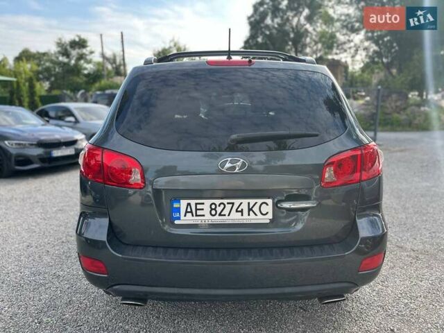 Серый Хендай Санта Фе, объемом двигателя 2.2 л и пробегом 313 тыс. км за 9700 $, фото 2 на Automoto.ua