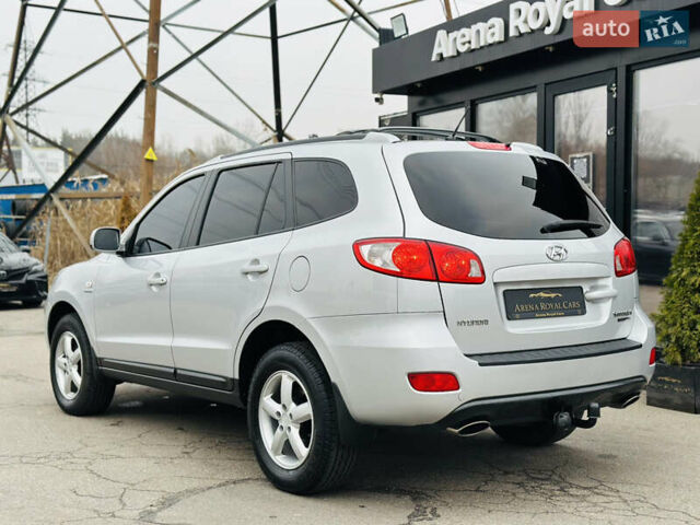 Серый Хендай Санта Фе, объемом двигателя 2.19 л и пробегом 290 тыс. км за 8999 $, фото 12 на Automoto.ua